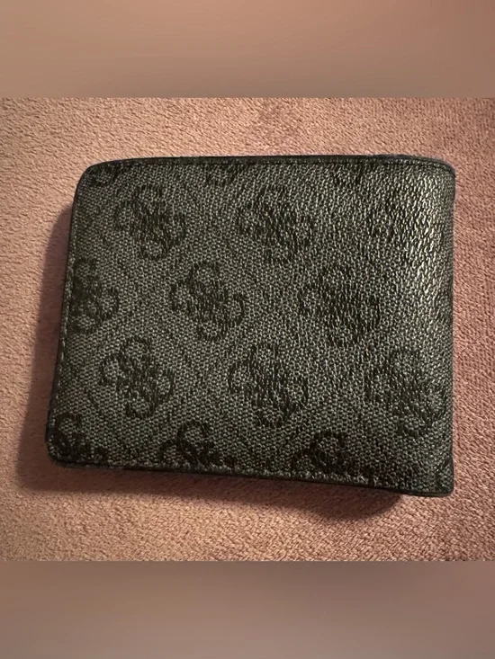 Guess Grey Textured Wallet with Subtle Monogram Pattern - Picture 3 of 14
